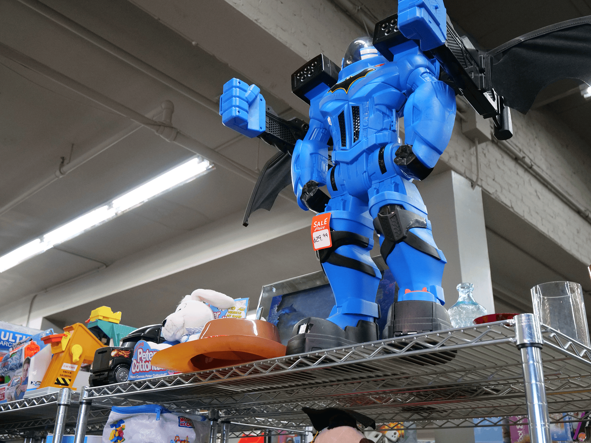 Out thrift shop Clothes and Accessories, you find the perfect match